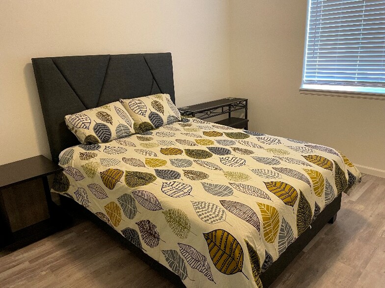 Building Photo - 2140 Slope Creek Ave