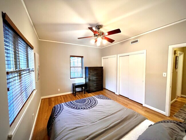 Building Photo - 430 Lindbergh Dr NE