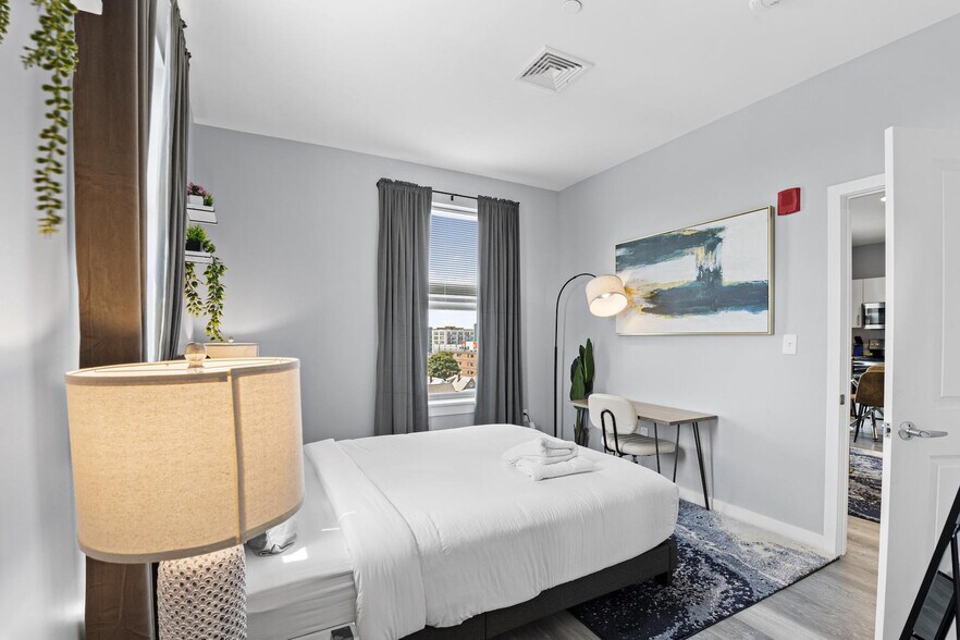 Building Photo - 95 Broadway-SI ID1240398P