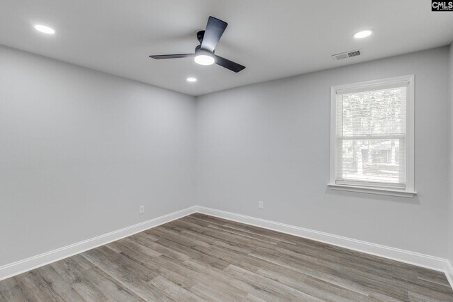 Building Photo - 2327 Willow St