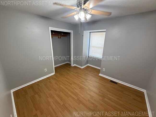 Building Photo - 4 bed, 3 bath, spacious home available now!