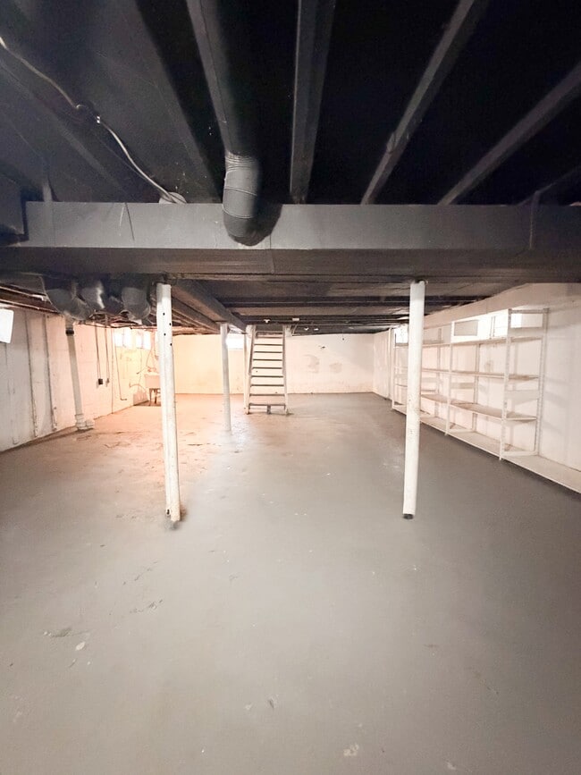 Building Photo - 14600 Strathmoor St