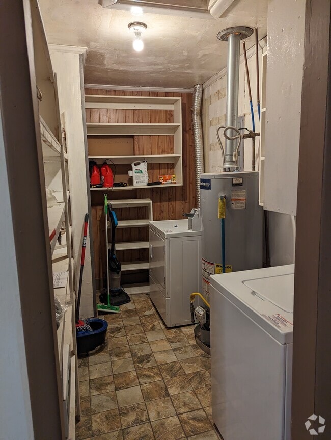 Building Photo - Hawthorn House 6 Units