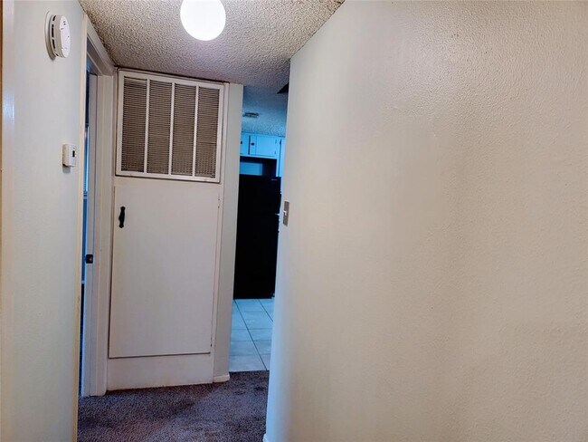 Building Photo - 3429 Willowrun Dr