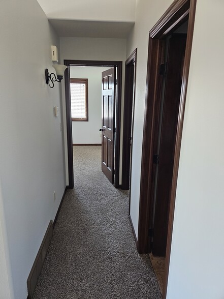 Building Photo - 5603 w Bakker park dr