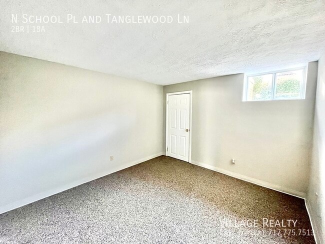 Building Photo - 319 N School Pl