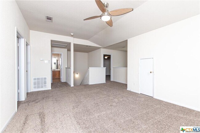 Building Photo - 2122 Modoc Dr