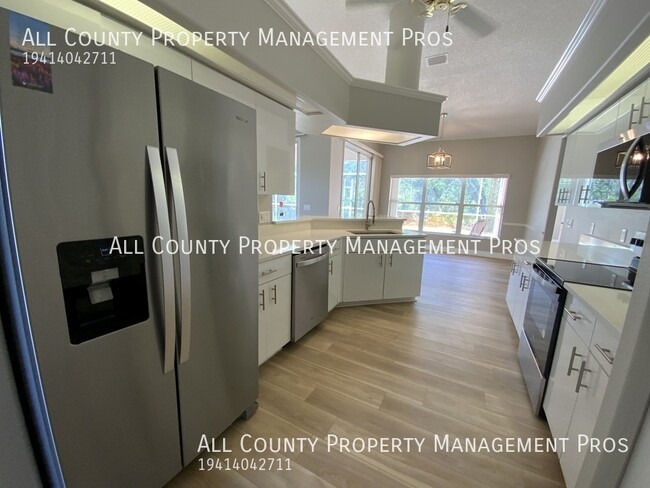 Building Photo - 1030 Bayshore Dr