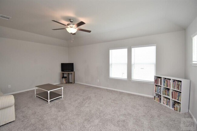Building Photo - 10012 Deussen Ln