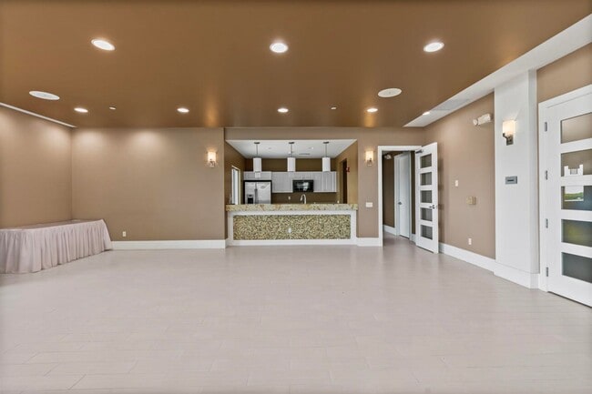 Building Photo - 2/2 in Marina Grande