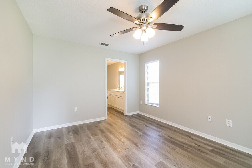 Building Photo - 2617 Hawthorne Ln