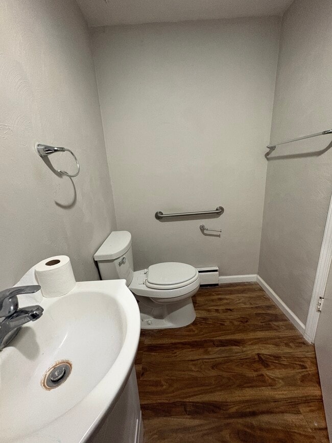 Bathroom - 1128 Chew Rd