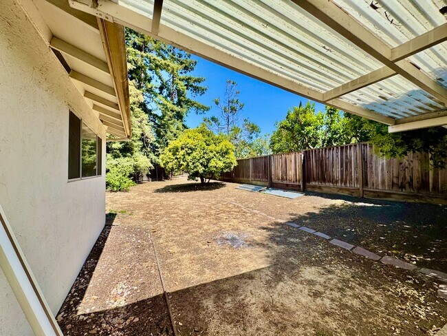 Building Photo - 772 Privet Ct