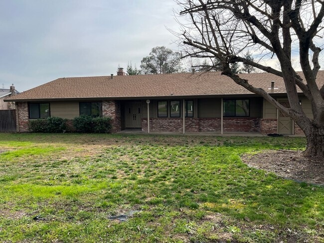 Building Photo - 3 Bed 2 Bath 3 Car Garage in Granite Bay with an Optional Fenced Pasture