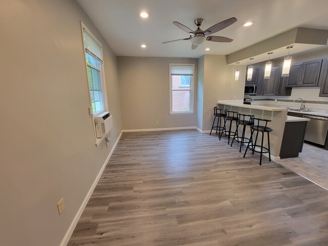 Primary Photo - 1441 Wightman St