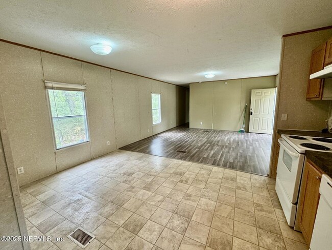 Building Photo - 108 Willow Trail