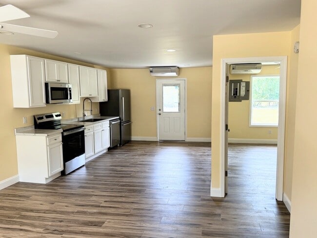 Building Photo - Fox Run Apartments - 963