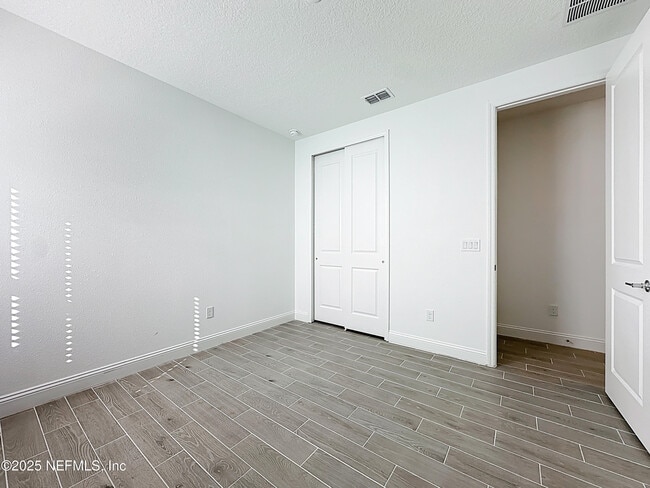 Building Photo - 289 Pentwater Rd