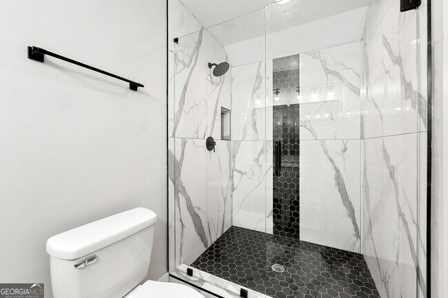 Building Photo - 1382 Westboro Dr SW