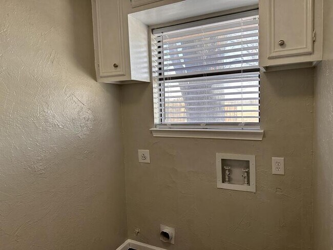 Building Photo - 503 Egret Ln