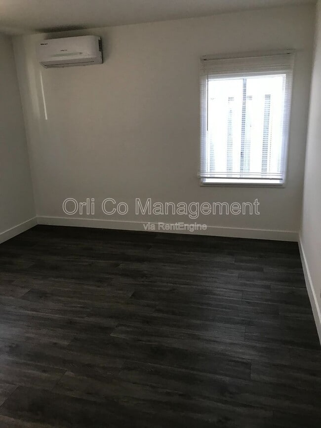 Building Photo - 6500 Balboa Blvd