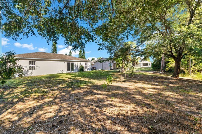 Building Photo - 1774 Glenridge St NW