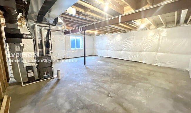 Building Photo - 27605 E Red Fox St