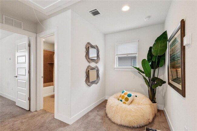 Building Photo - 9507 Gynerium Dr