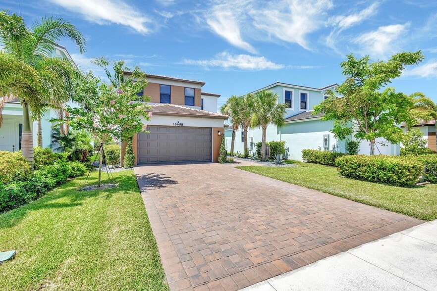 Building Photo - 16608 Cove Rd
