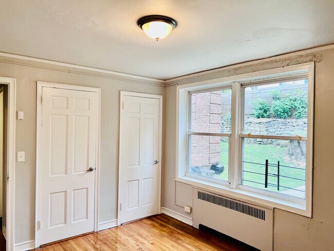 Building Photo - 48 Windle Park