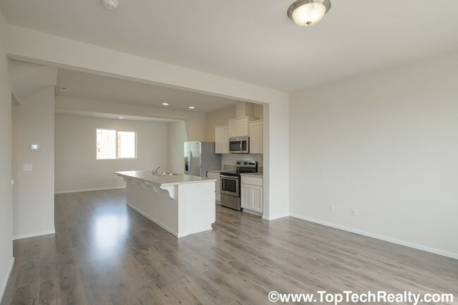 Building Photo - Beautiful North Bethany 3BR 2.5BA Townhome! Great Location, A+Schools!