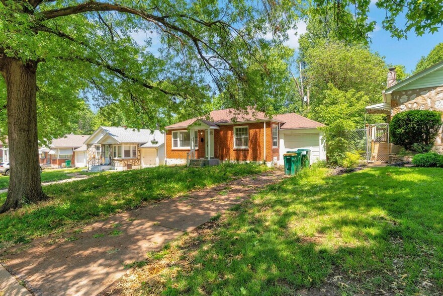 Building Photo - 8135 Bloom Dr