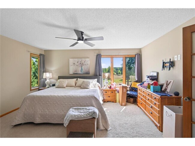 Building Photo - 14372 Heather Ridge Dr