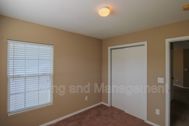 Building Photo - 8811 Kellum Dr