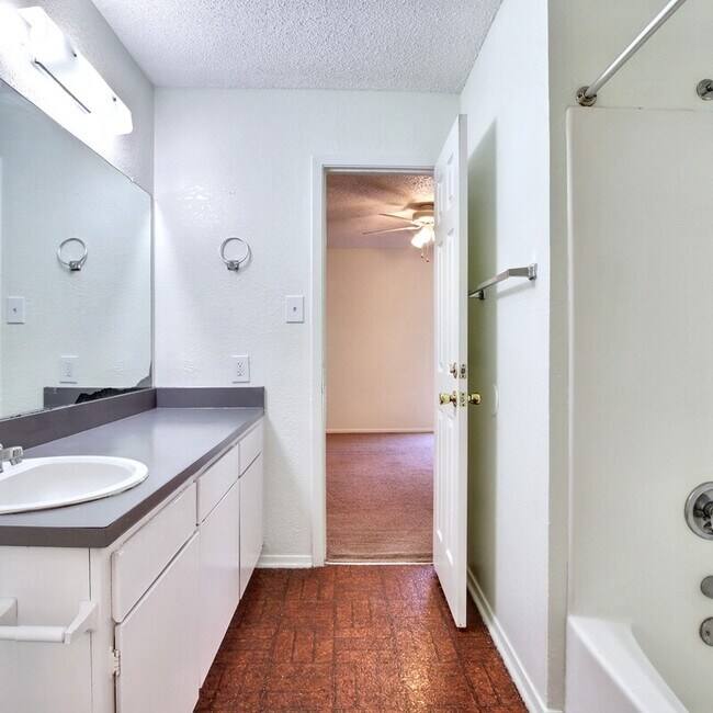 Building Photo - 3830 Coates Cir