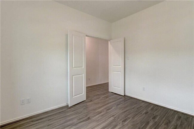 Building Photo - 5829 Bellissima Way