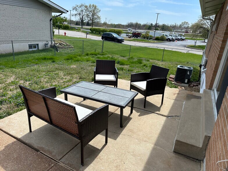 Building Photo - 3440 Laura Ln