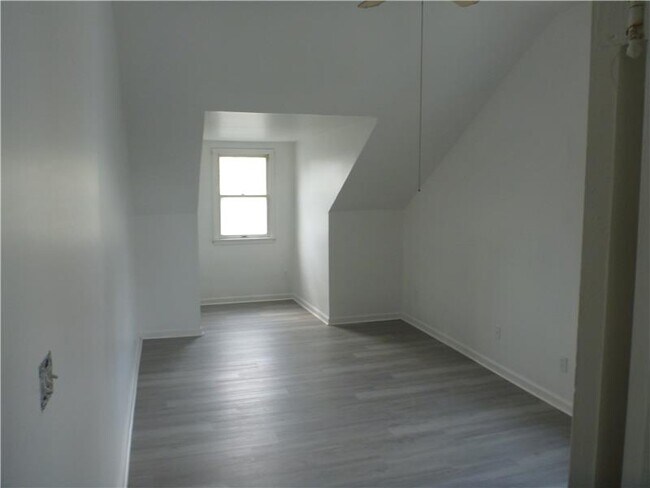 Building Photo - 222 Manhattan Terrace