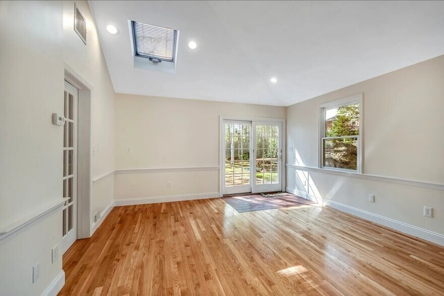 Building Photo - 43 Kendall Rd