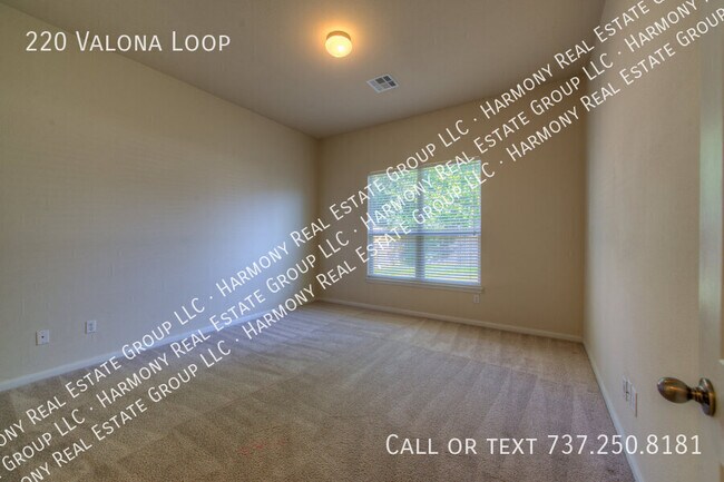 Building Photo - 220 Valona Loop
