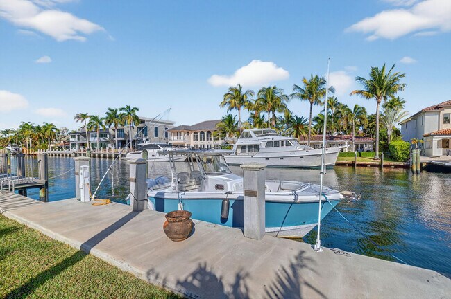 Building Photo - 2871 NE 26th Ct