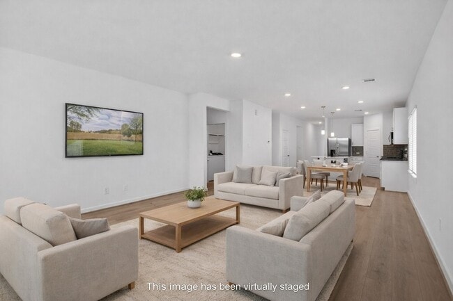 Building Photo - 422 Gram Hl Dr