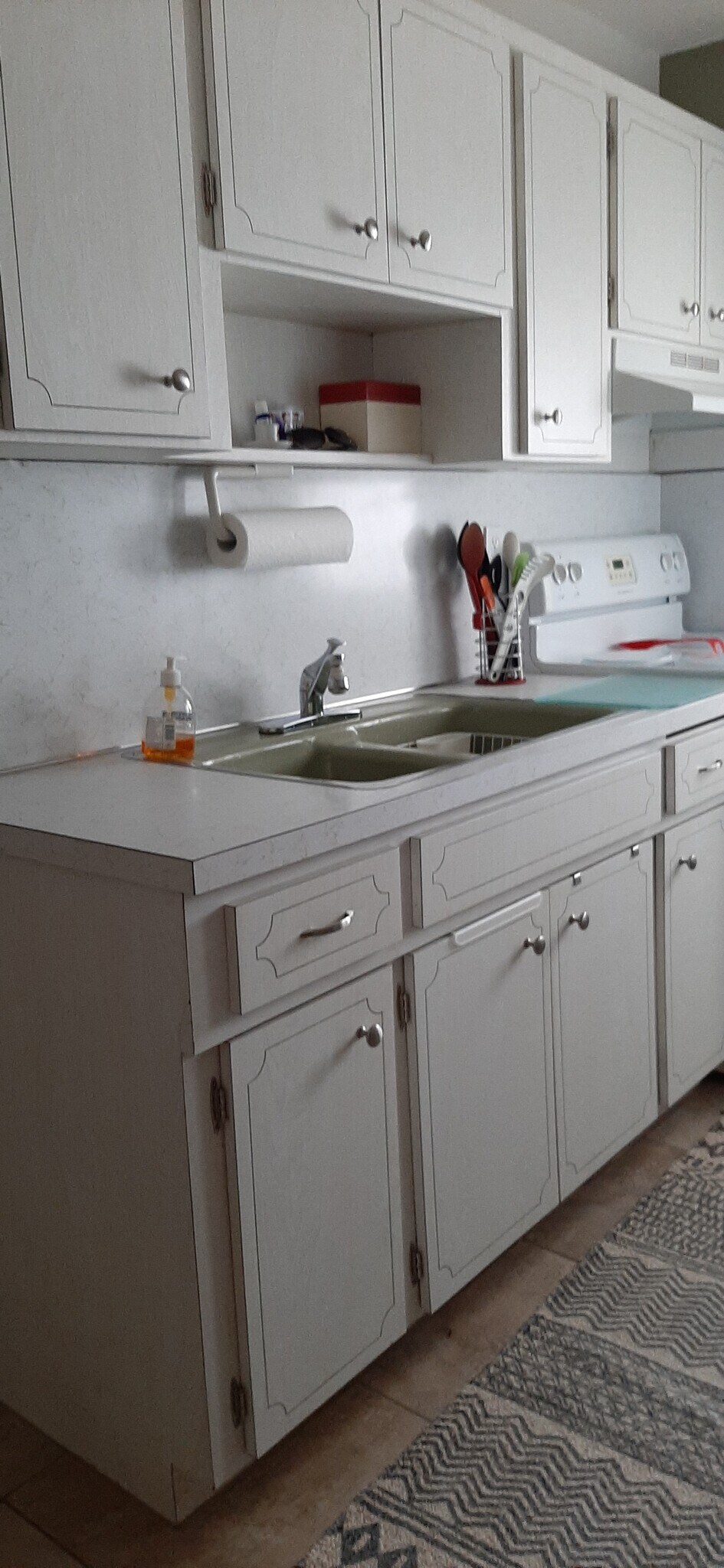 KITCHEN - 1007 N 19th Ave