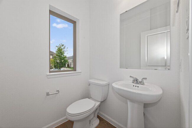 Building Photo - 5015 Bowen Pr Dr