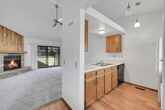 Building Photo - $2,385.00 - 3 Bedrooms, 2 Bathrooms Townho...