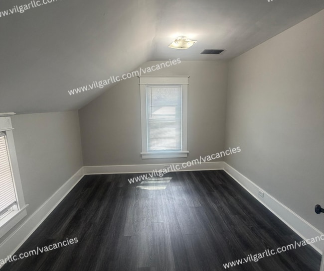 Building Photo - For Rent! 4 bedrooms , 2-full bath Home