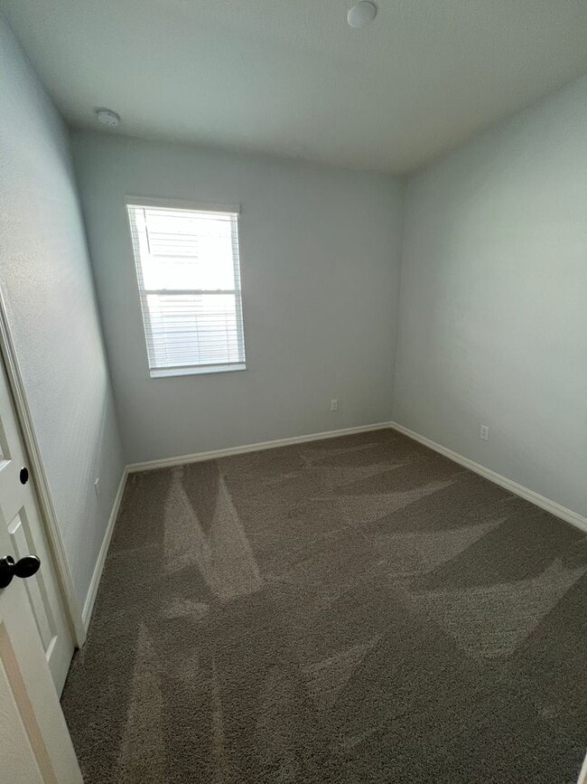 Building Photo - Beautiful 3 bedroom with den in Palmetto!