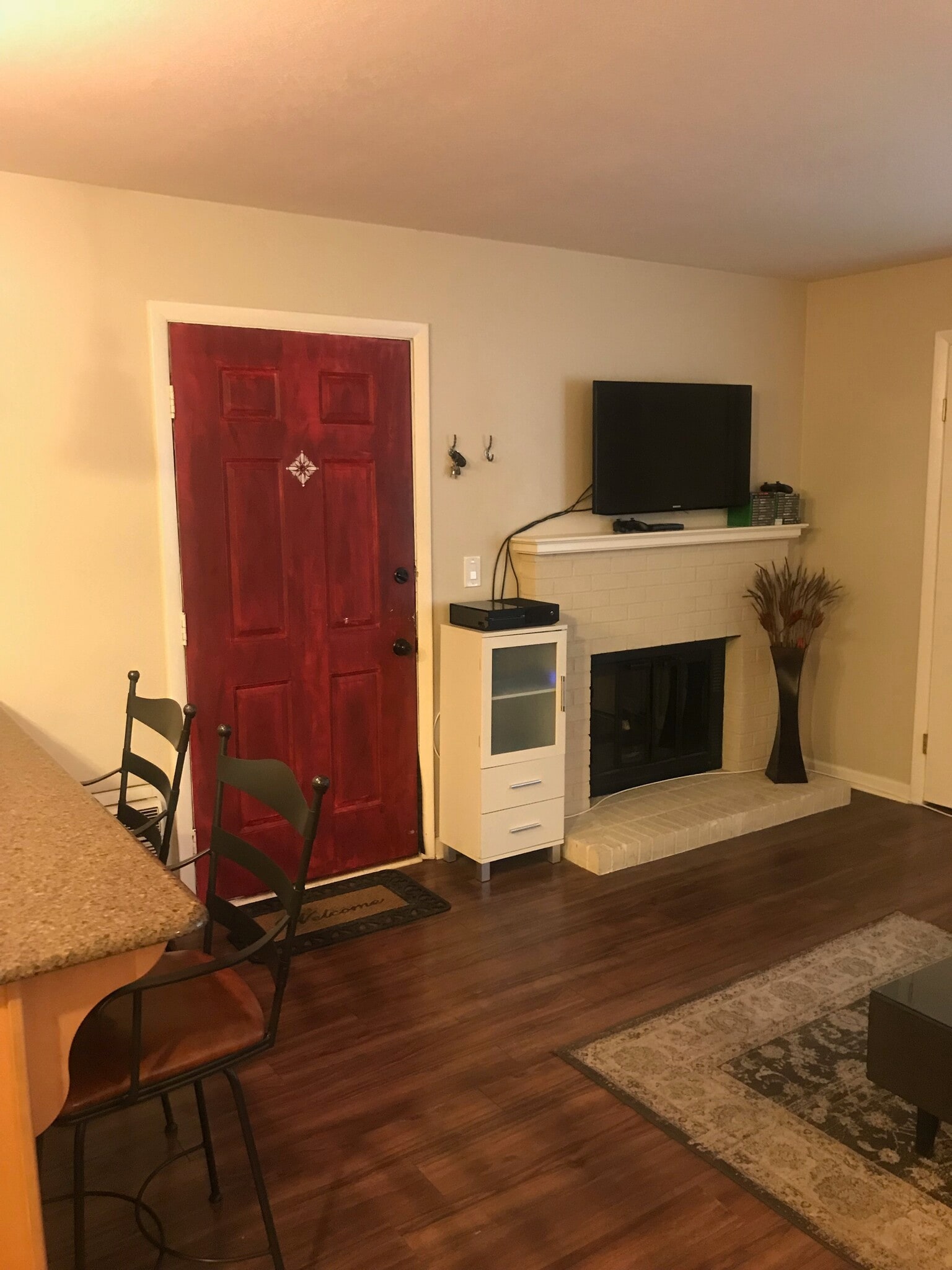 Exterior door to porch - 1209 W Plum St