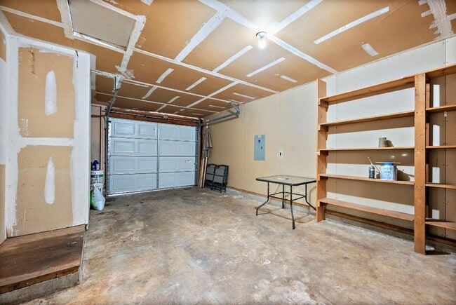 Building Photo - Light & Airy 2-Bedroom Olympia Home with Private Baths & Spacious Backyard!