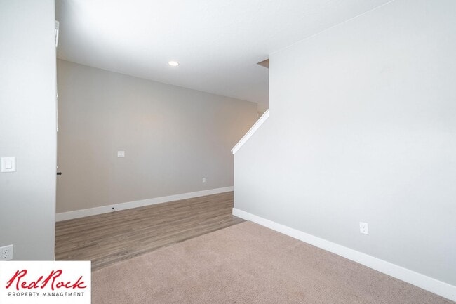 Building Photo - 4 Bedroom Spacious St. George Home with Large Backyard